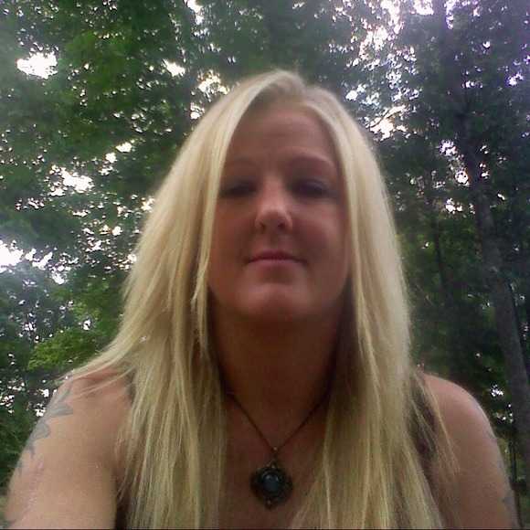 Profile Picture of Lita Nester (@litadiana) on Poshmark