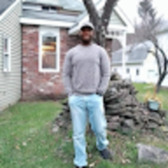 Profile Picture of Charleson Roberts (@charlesonr) on Poshmark