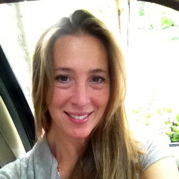 Profile Picture of Barbara Assarian (@cleanfreak2013) on Poshmark