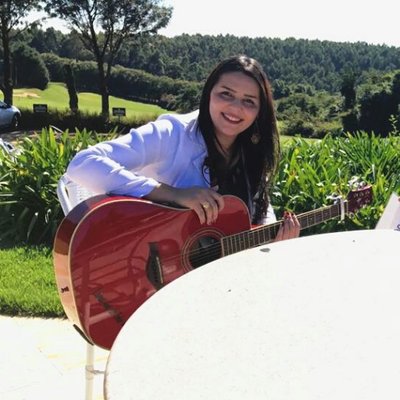 Profile Picture of Lara Lopes (@Laralopes_20) on Twitter