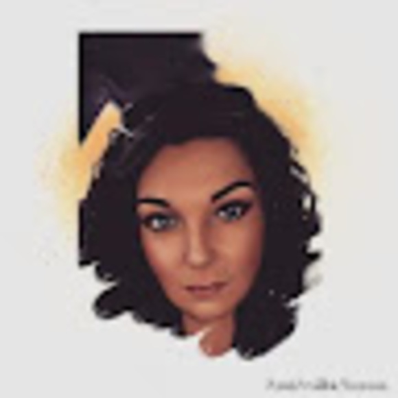 Profile Picture of Hope Pearson (@hopepearson32) on Poshmark