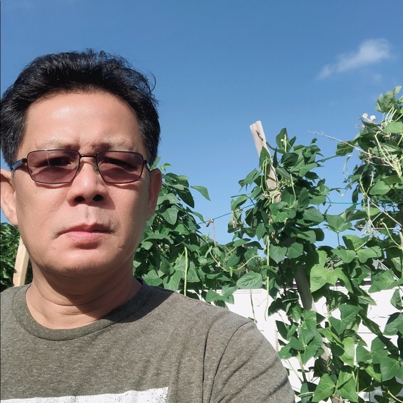 Profile Picture of Khamsouk Voravong (@khamvora110) on Poshmark