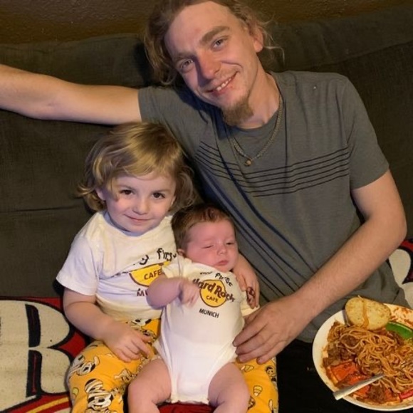 Profile Picture of Josh Scoggins (@joshscoggins18) on Poshmark