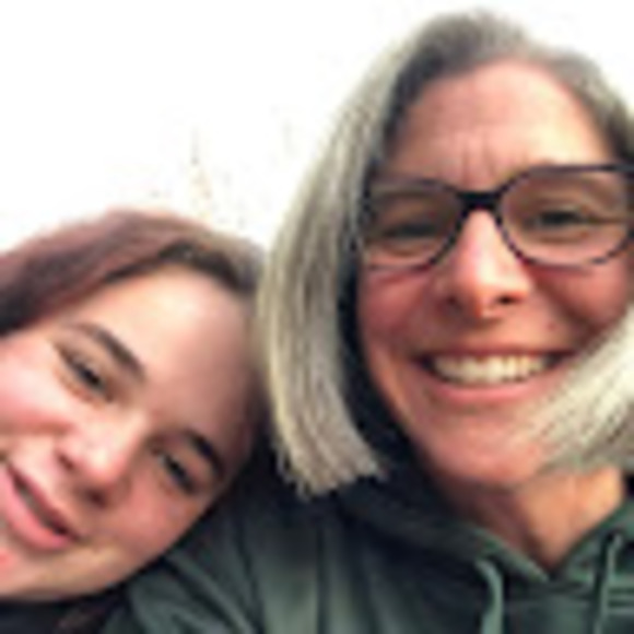 Jen Mitolo - Poshmark Profile Picture of Jen Mitolo (@themitolos) on Poshmark