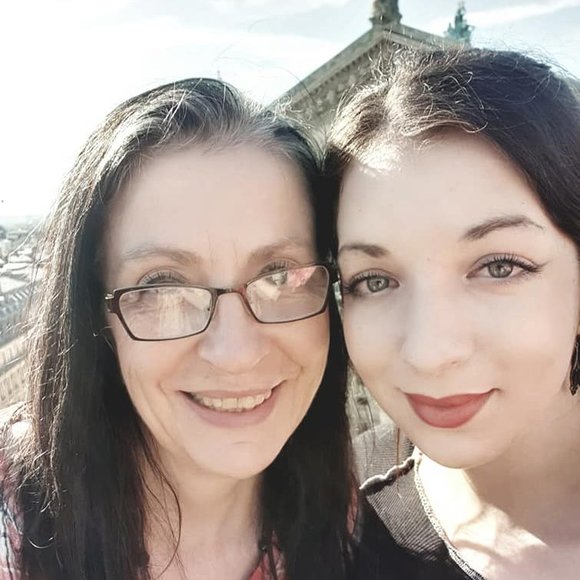 Profile Picture of Laurence Goodhart (@garance29) on Poshmark