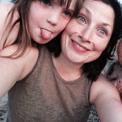 Profile Picture of Claire Knight (@mrsclairemurray) on Twitter