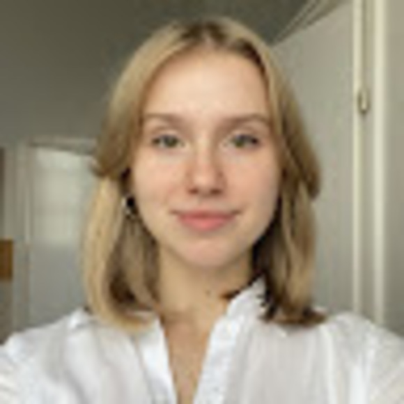 Profile Picture of Enikő Pekarik (@epekarik) on Poshmark