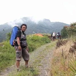 Profile Picture of Tom Guevara (@9fa2e70d5df2452) on Twitter