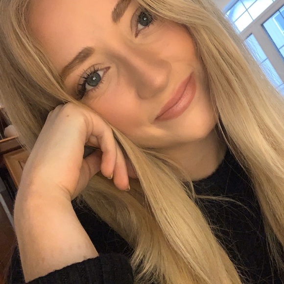 Profile Picture of Lauren Tocheri (@laurent955) on Poshmark