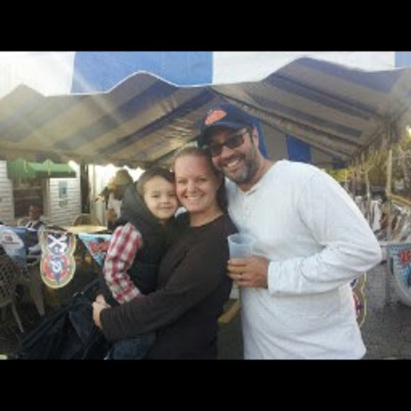 Profile Picture of Bob Harvey (@harveydarv) on Poshmark