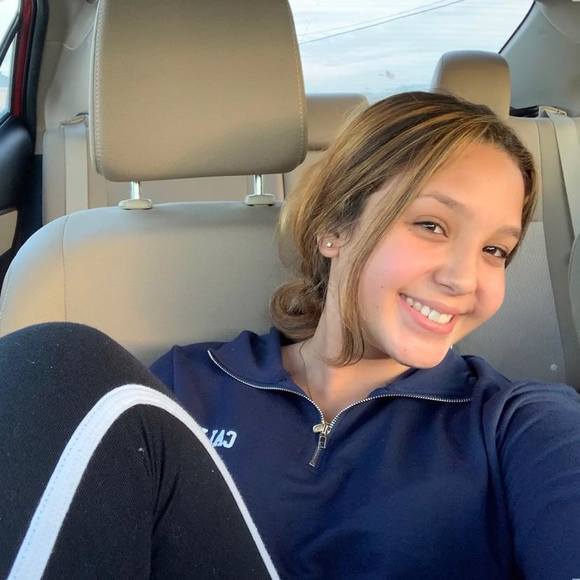 Profile Picture of Valentina Varona (@valvaro2002) on Poshmark