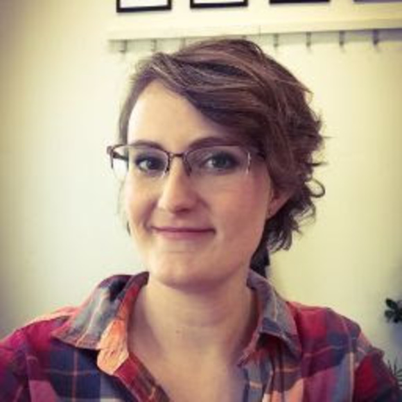 Profile Picture of Emily Gaeddert (@emga87) on Poshmark