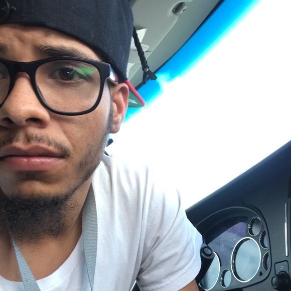 Profile Picture of Alexander Anaya (@aanaya5309) on Poshmark