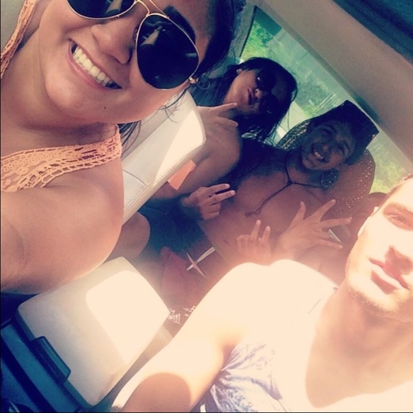 Profile Picture of Cindy Samaniego (@cindysamm) on Poshmark