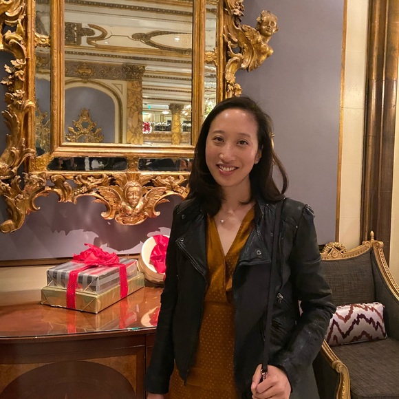 Profile Picture of Erica Chiu (@ericakchiu) on Poshmark