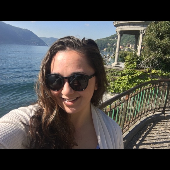 Profile Picture of Angela Tisone (@angelatisone) on Poshmark