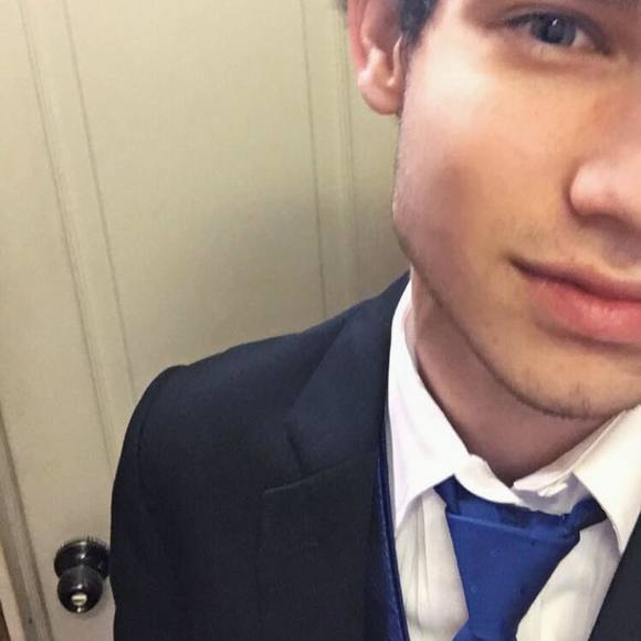 Profile Picture of Stephen Colovos (@steven3113) on Poshmark