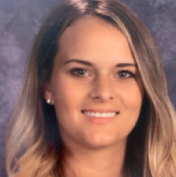 Profile Picture of Kelsey Lindenmeyer (@lindenmeyerk) on Poshmark