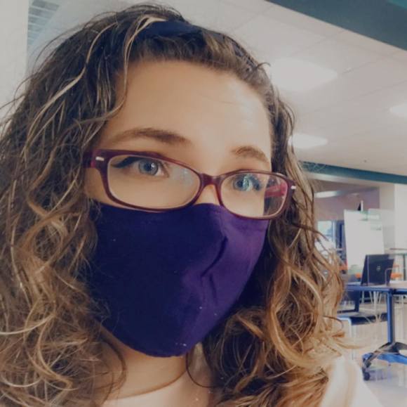 Profile Picture of Angelica Hartel (@krisangel) on Poshmark