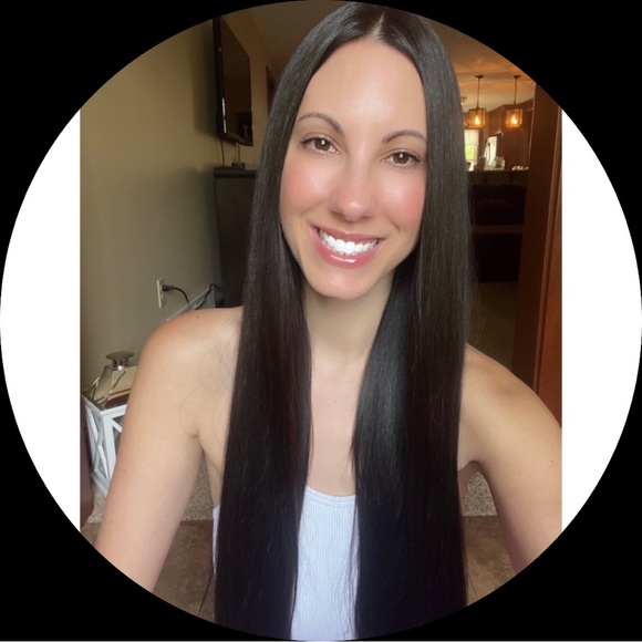 Profile Picture of Crystal Josefov (@josefov23) on Poshmark