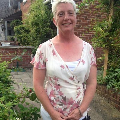 Profile Picture of Michelle Davin (@alienmitch) on Twitter