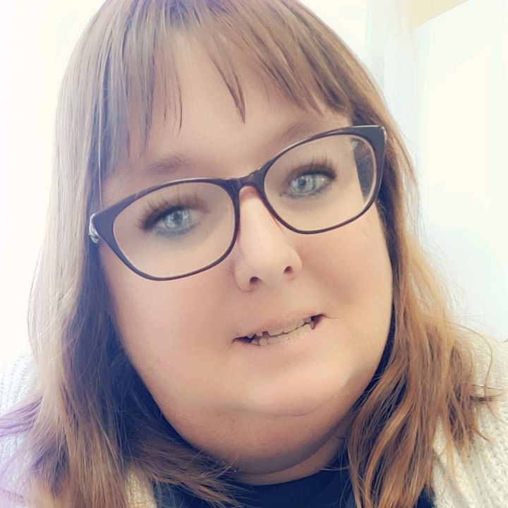 Profile Picture of Jennifer Barton (@twoofemnus2000) on Tiktok