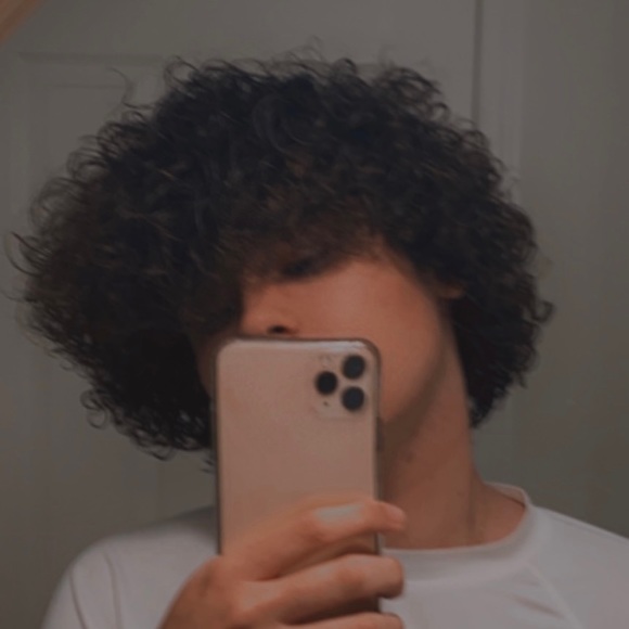 Profile Picture of Troy Alvarez (@raintoty) on Poshmark