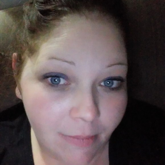 Profile Picture of Chrissie Dourant (@cdourant) on Poshmark