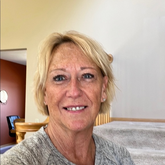 Profile Picture of Joann Cahill (@jocah40) on Poshmark