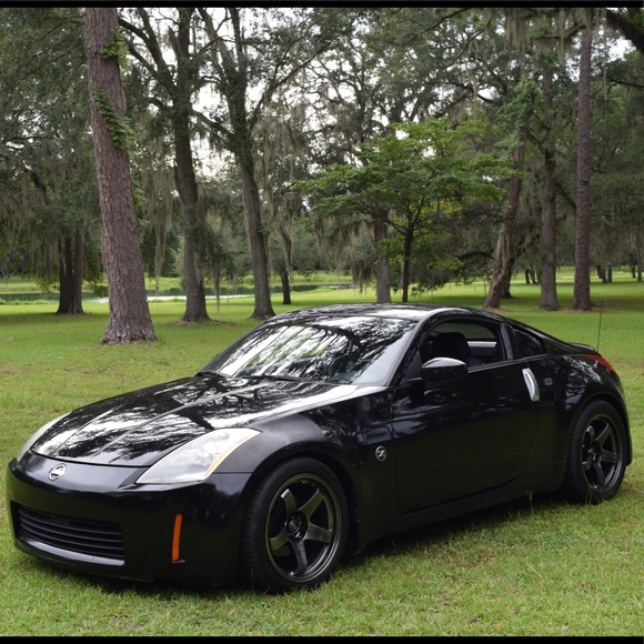 Profile Picture of Alex Robson (@alexrob140) on Poshmark