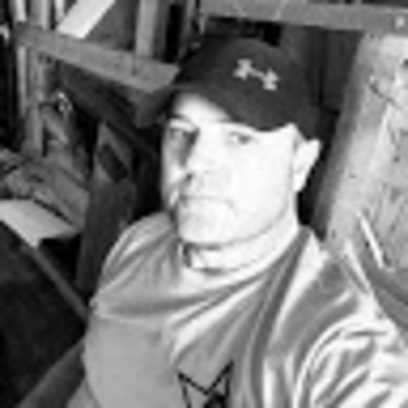 Profile Picture of Jeremy Brock (@jbrock77581) on Poshmark