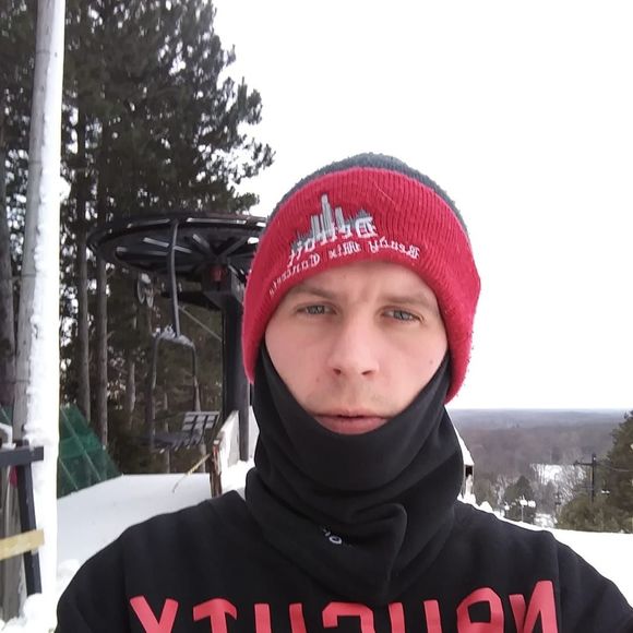 Profile Picture of Richard Mcdonald (@bob2mcdonald19) on Poshmark