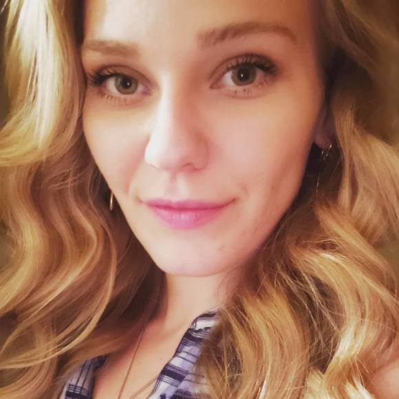 Profile Picture of Genrietta Parker (@genriettaparker) on Poshmark