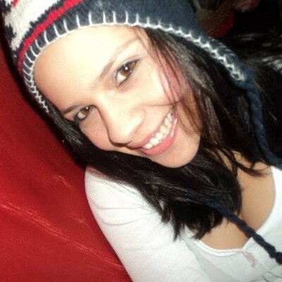 Profile Picture of Ana Claudia (@AnaDebacker) on Twitter