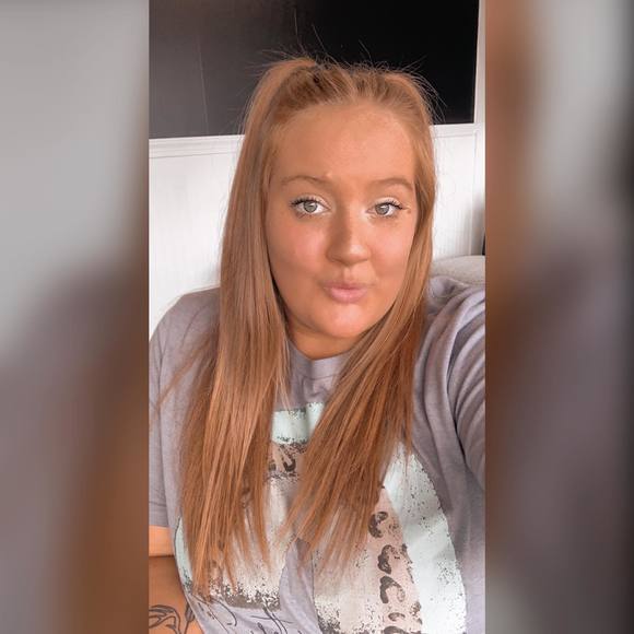 Profile Picture of Brianna Farmer (@brinfarmer) on Poshmark