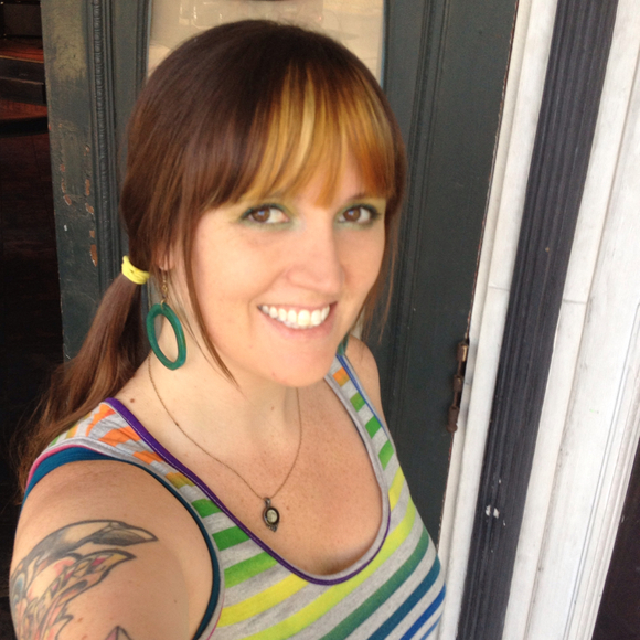 Profile Picture of Lara Dry (@lolaralye) on Poshmark