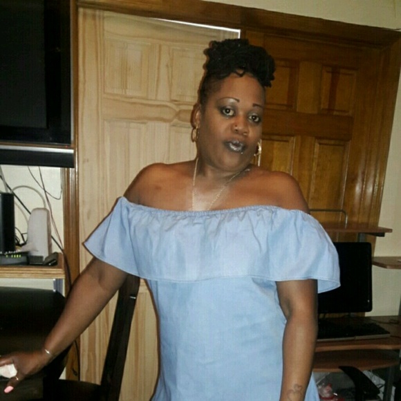 Jennifer Quashie - Poshmark Profile Picture of Jennifer Quashie (@jenqua123) on Poshmark