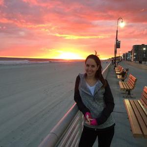 Profile Picture of Leah Jacobowitz (@LeahJacobowitz) on Twitter