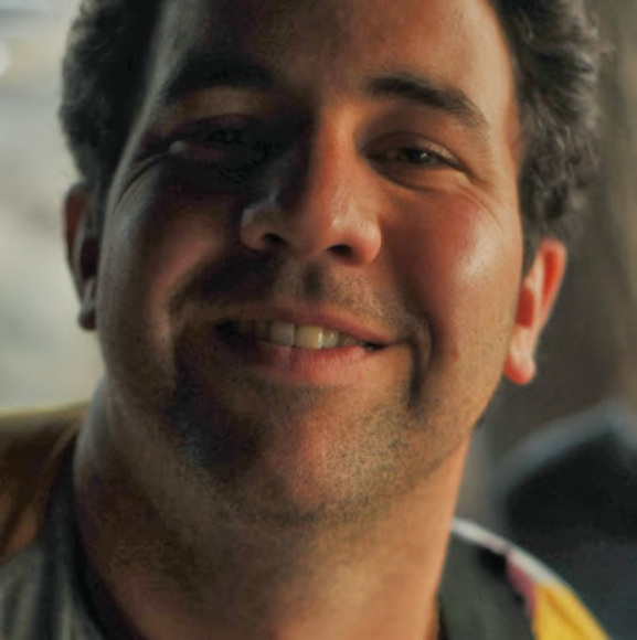 Profile Picture of Geoff Cook (@geoffdwcook) on Poshmark
