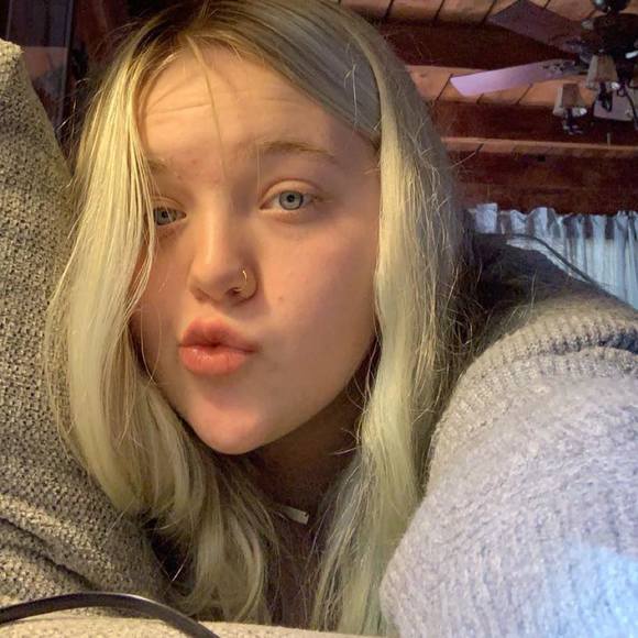 Profile Picture of Hailey Matthews (@hailey0369) on Poshmark