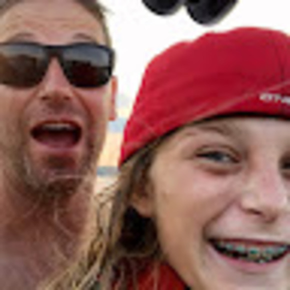 Profile Picture of David Nichols (@dnichs22) on Poshmark