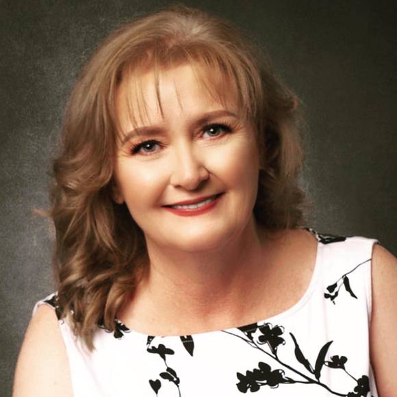 Profile Picture of Rebecca Drennen (@mc_becca) on Poshmark