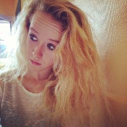 Profile Picture of Chloe Simon (@chloesimon25129) on Twitter