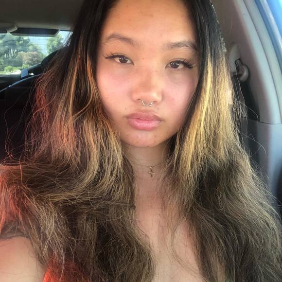 Profile Picture of Jerica Canlas (@thriftlum) on Poshmark