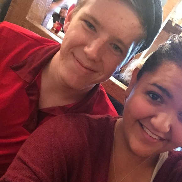 Profile Picture of Kandyce Behrens (@bearhands10) on Poshmark