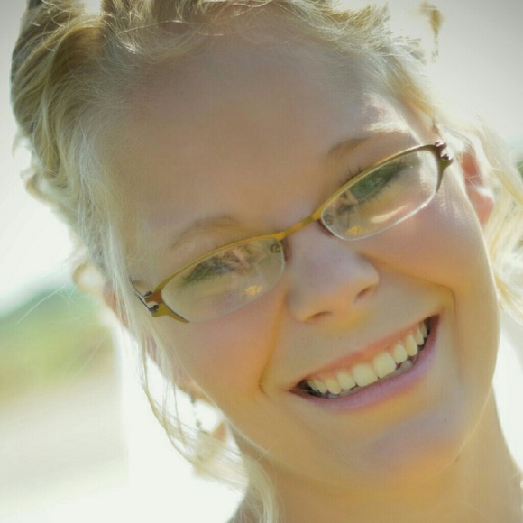 Profile Picture of Kristine Dekkinga (@kristi_dekkinga) on Poshmark