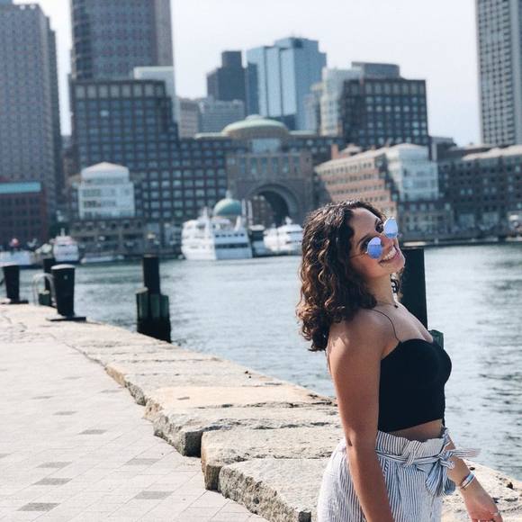 Profile Picture of Sophia Iaccarino (@sophiaiaccarino) on Poshmark