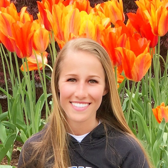 Profile Picture of Katelyn Cummings (@kateec_17) on Poshmark