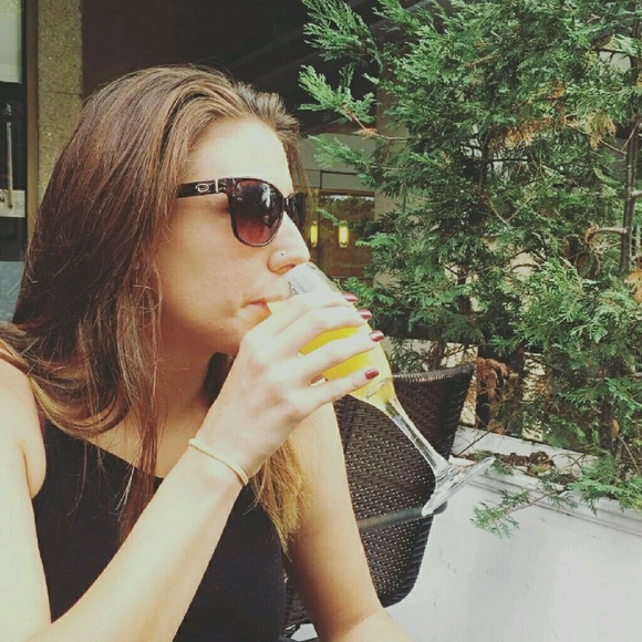 Profile Picture of Rachel Hamilla (@rachham) on Poshmark