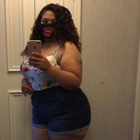Profile Picture of Kasandra Mcdowell (@ksmcd031) on Poshmark